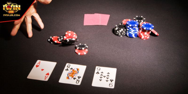 Fish Trong Poker - Cách Nhận Biết Và Đối Phó Với Người Chơi Yếu 3 Gây áp lực đúng lúc để khiến đối thủ mắc sai lầm